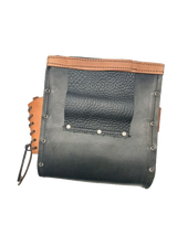 Graber 0077 Black Leather Bolt Bag