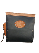 Graber 0077 Black Leather Bolt Bag